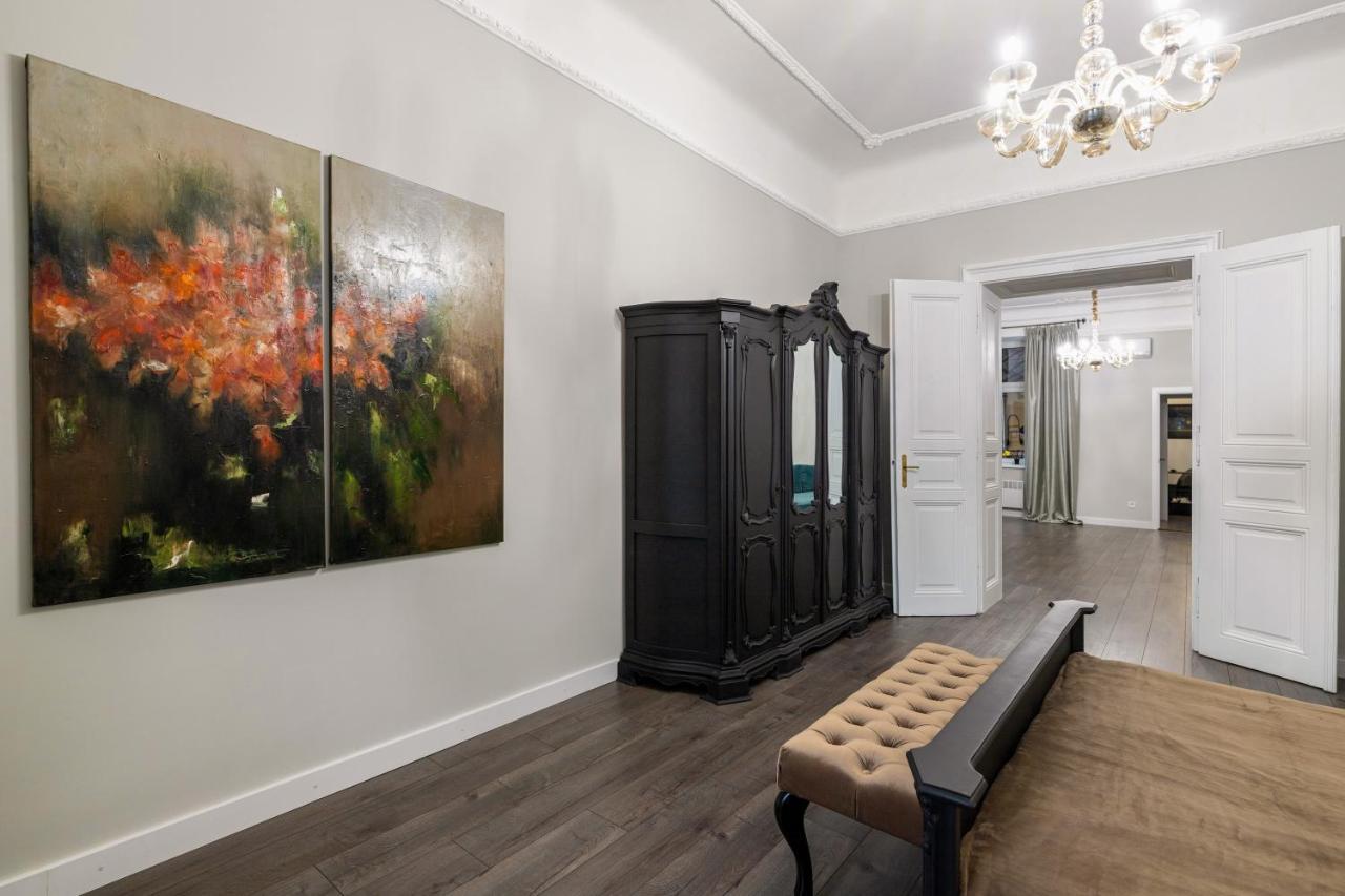 3 Room Apartments , Rohatyntsyv Street Lviv Bagian luar foto