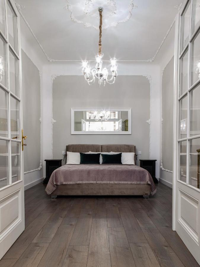 3 Room Apartments , Rohatyntsyv Street Lviv Bagian luar foto