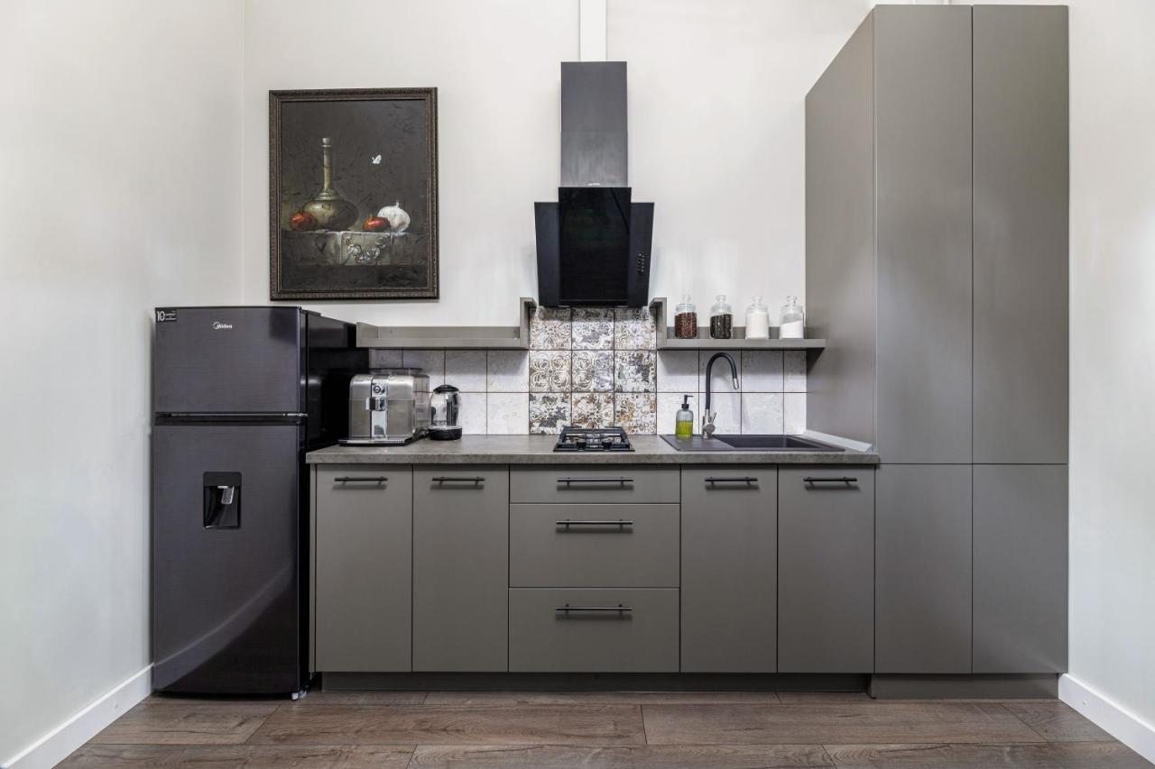 3 Room Apartments , Rohatyntsyv Street Lviv Bagian luar foto