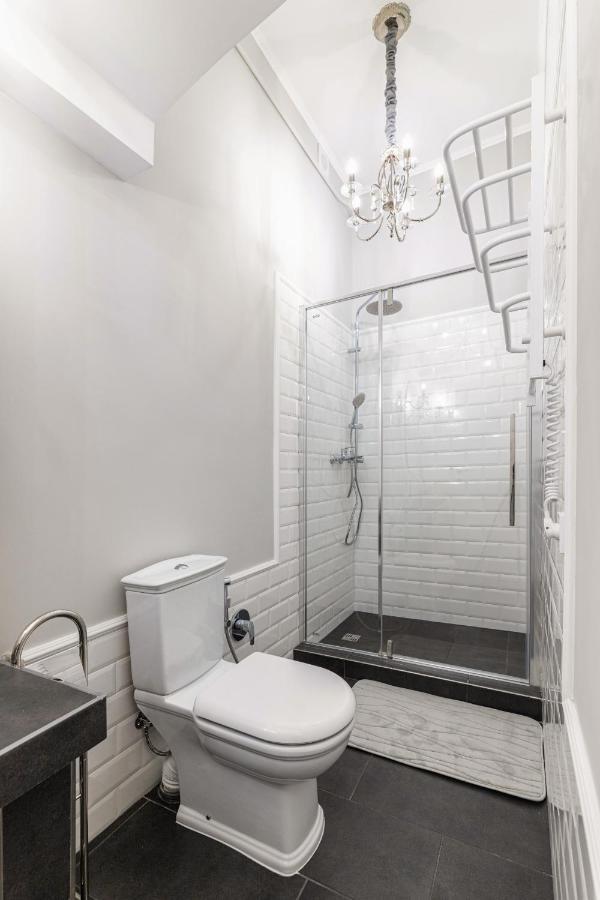 3 Room Apartments , Rohatyntsyv Street Lviv Bagian luar foto