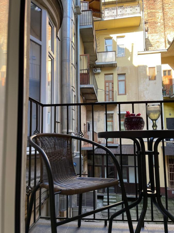 3 Room Apartments , Rohatyntsyv Street Lviv Bagian luar foto